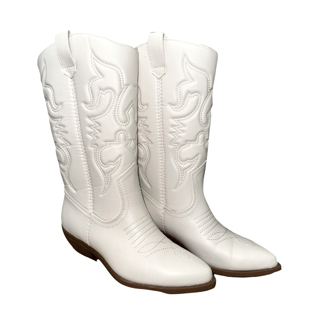 COWGIRL BOOTS